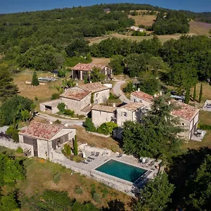 https://hameau-de-pichovet.fr-provencehotel.com